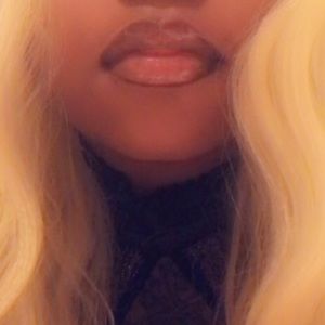 Meet your Posher, Malika